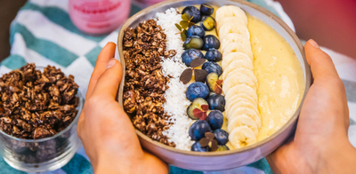 Smoothiebowl med sund granola